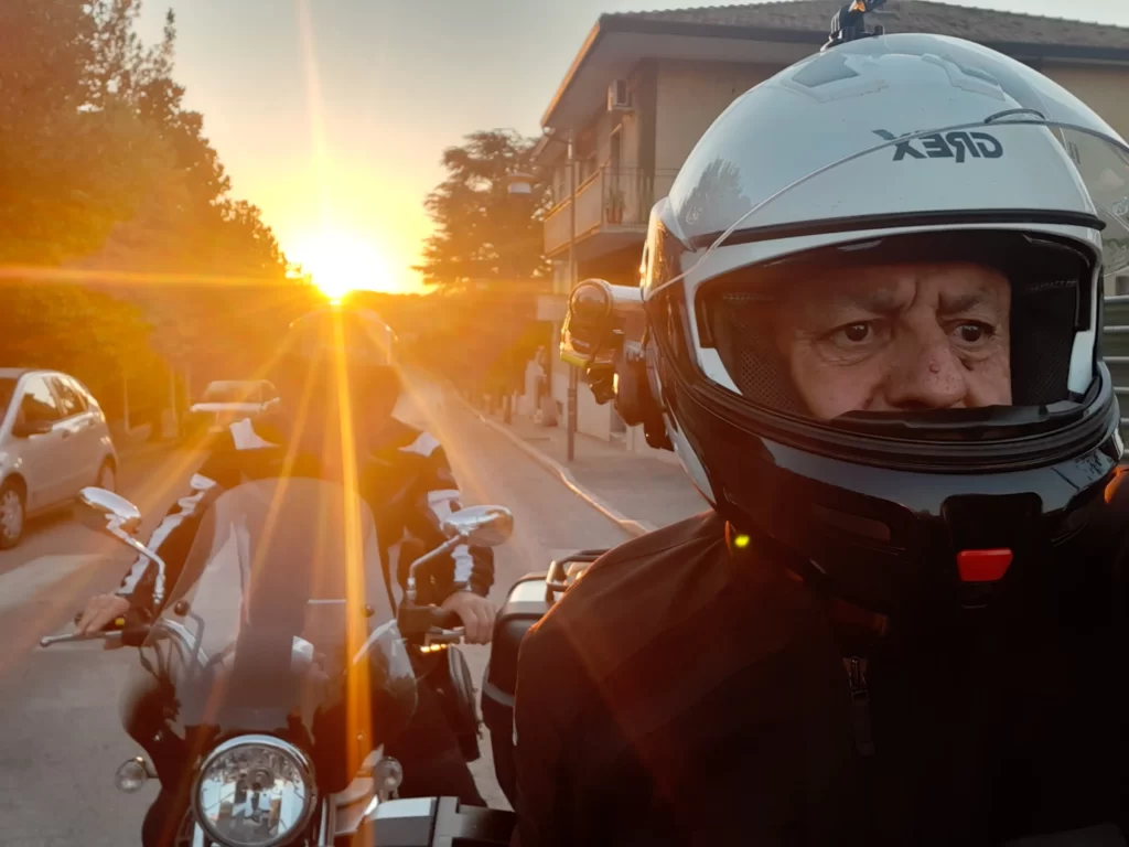 Paki in partenza da Amorosi per Sicilia