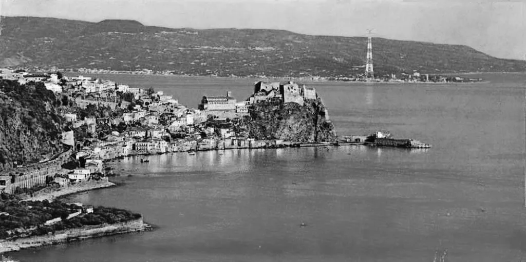 Stretto b/n visto da Scilla Chianalea